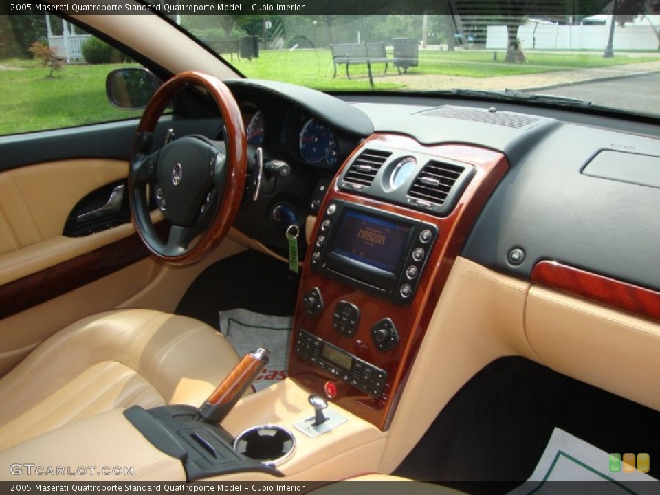 Cuoio Interior Dashboard for the 2005 Maserati Quattroporte  #68925375