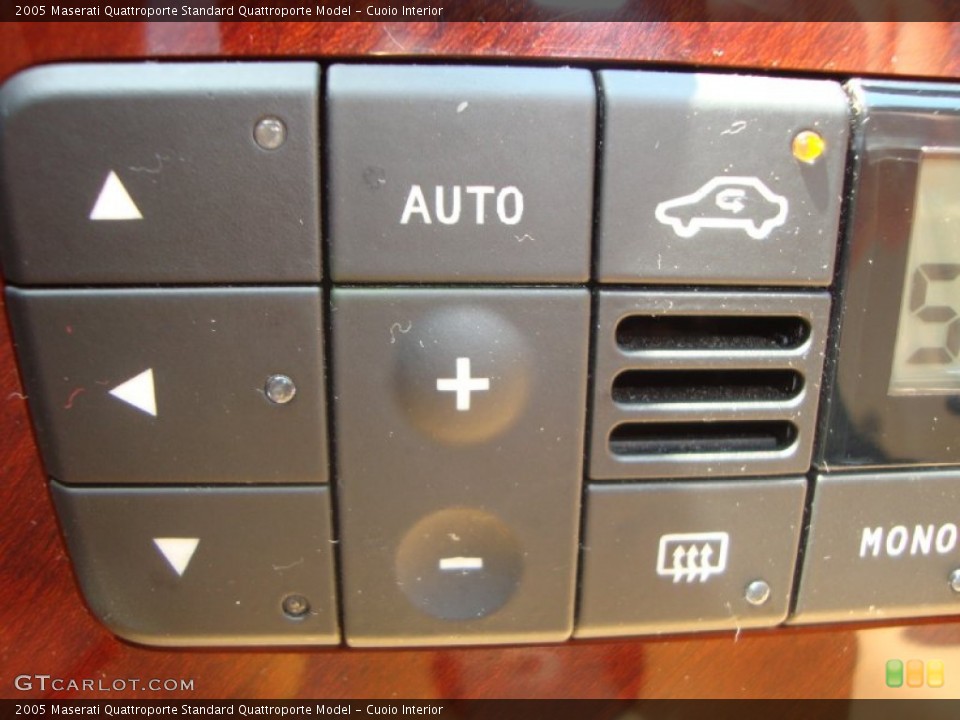 Cuoio Interior Controls for the 2005 Maserati Quattroporte  #68925534