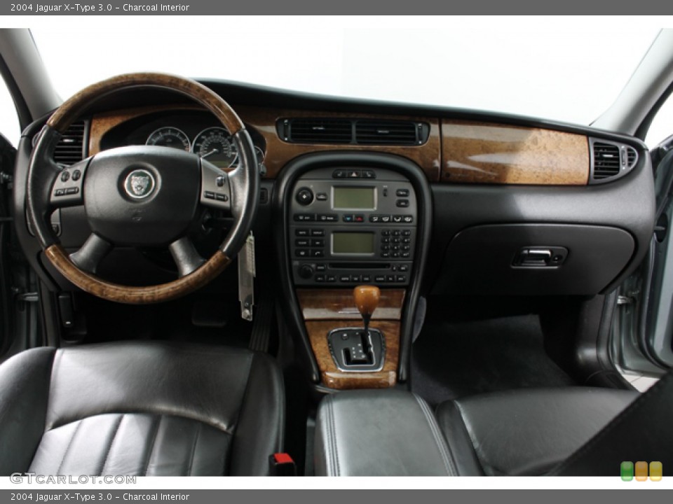 Charcoal Interior Dashboard for the 2004 Jaguar X-Type 3.0 #68925978