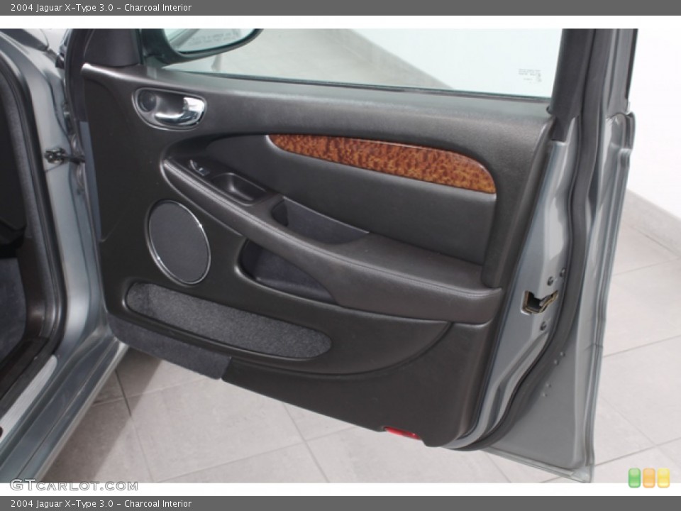 Charcoal Interior Door Panel for the 2004 Jaguar X-Type 3.0 #68926043