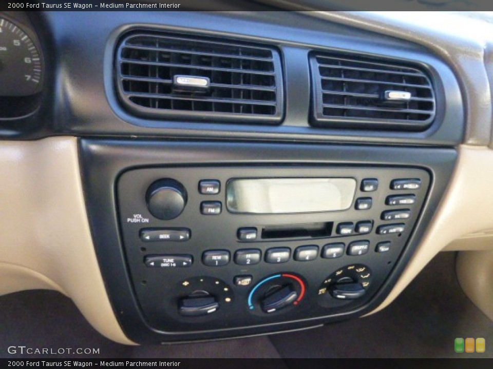 Medium Parchment Interior Controls for the 2000 Ford Taurus SE Wagon #68934834
