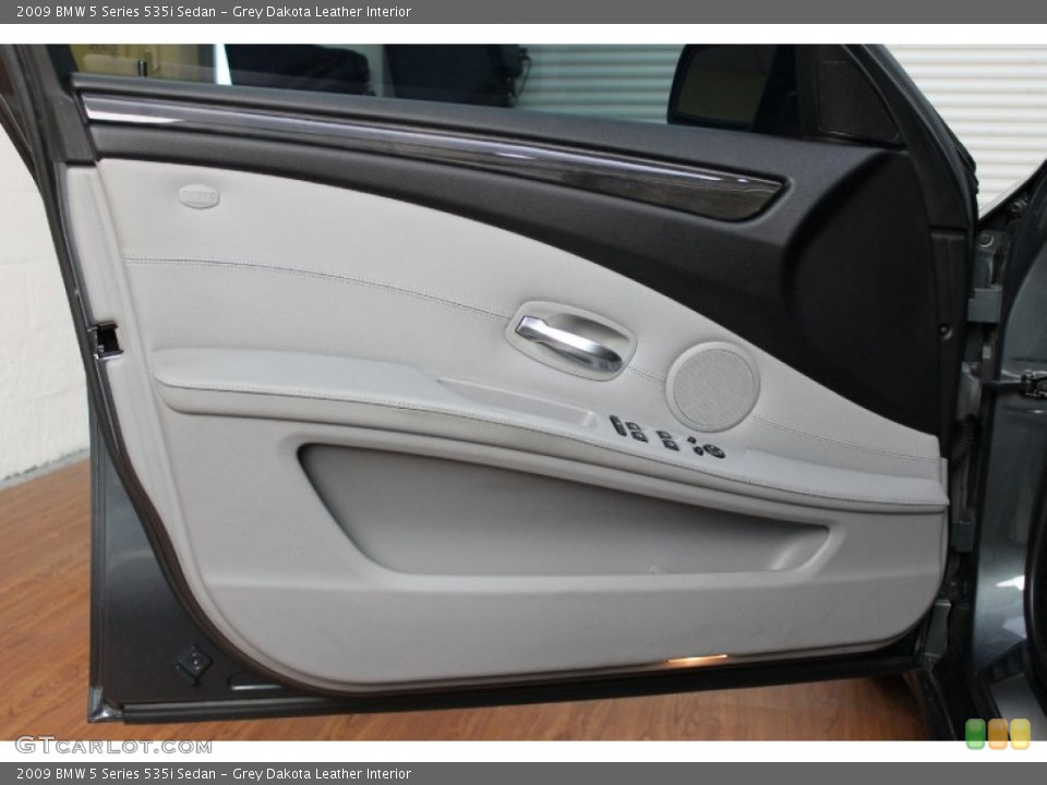 Grey Dakota Leather Interior Door Panel for the 2009 BMW 5 Series 535i Sedan #68943681