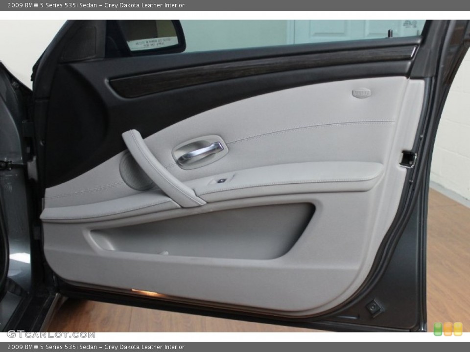 Grey Dakota Leather Interior Door Panel for the 2009 BMW 5 Series 535i Sedan #68943687