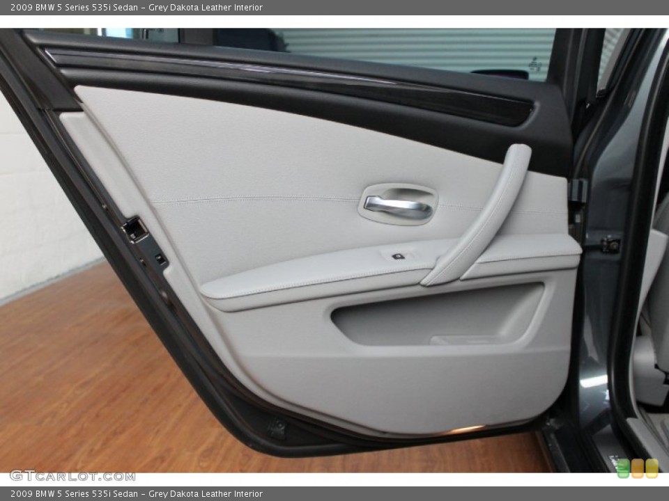 Grey Dakota Leather Interior Door Panel for the 2009 BMW 5 Series 535i Sedan #68943693