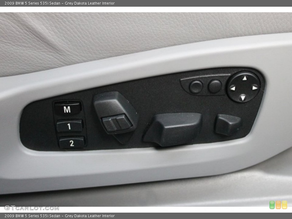 Grey Dakota Leather Interior Controls for the 2009 BMW 5 Series 535i Sedan #68943732