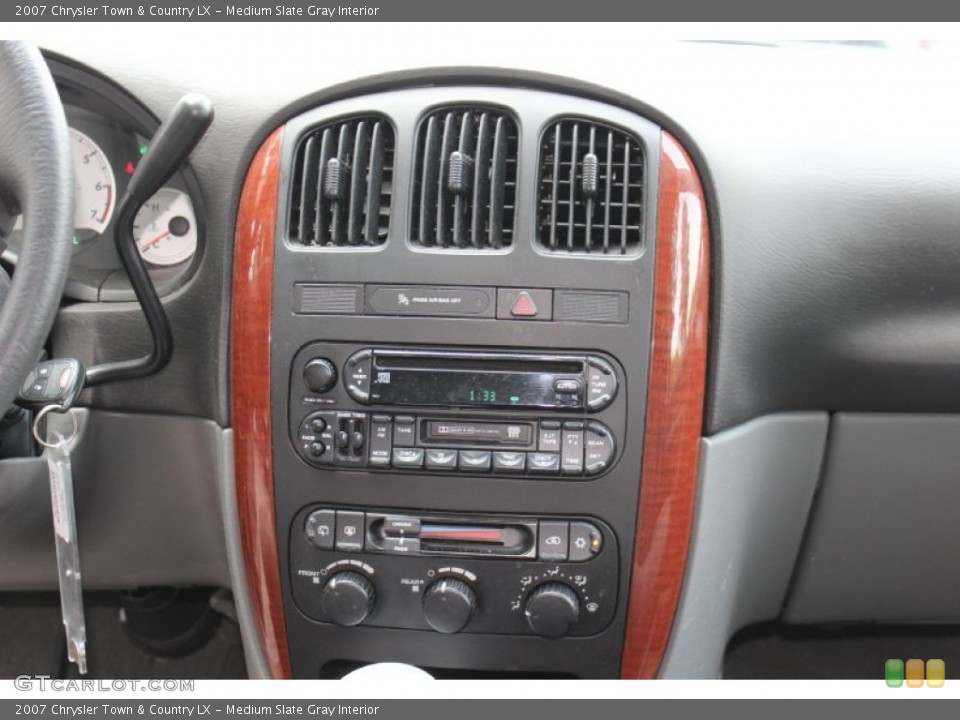 Medium Slate Gray Interior Controls for the 2007 Chrysler Town & Country LX #68960711