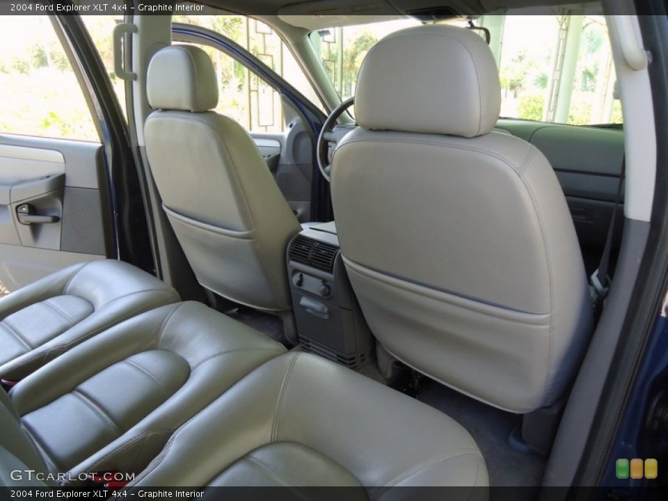 Graphite Interior Photo for the 2004 Ford Explorer XLT 4x4 #68969972