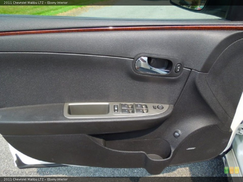 Ebony Interior Door Panel for the 2011 Chevrolet Malibu LTZ #68975990