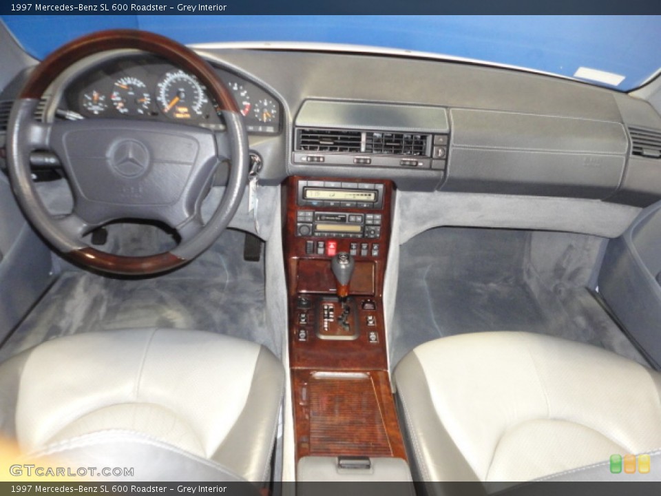 Grey Interior Photo for the 1997 Mercedes-Benz SL 600 Roadster #68976362