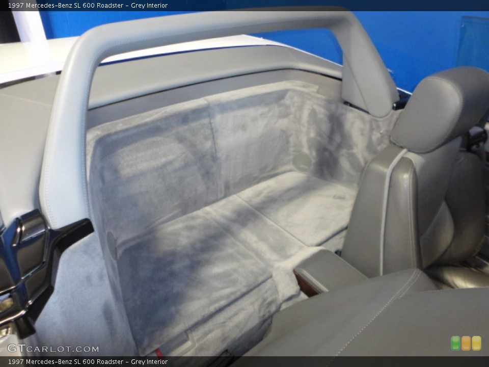 Grey Interior Photo for the 1997 Mercedes-Benz SL 600 Roadster #68976416
