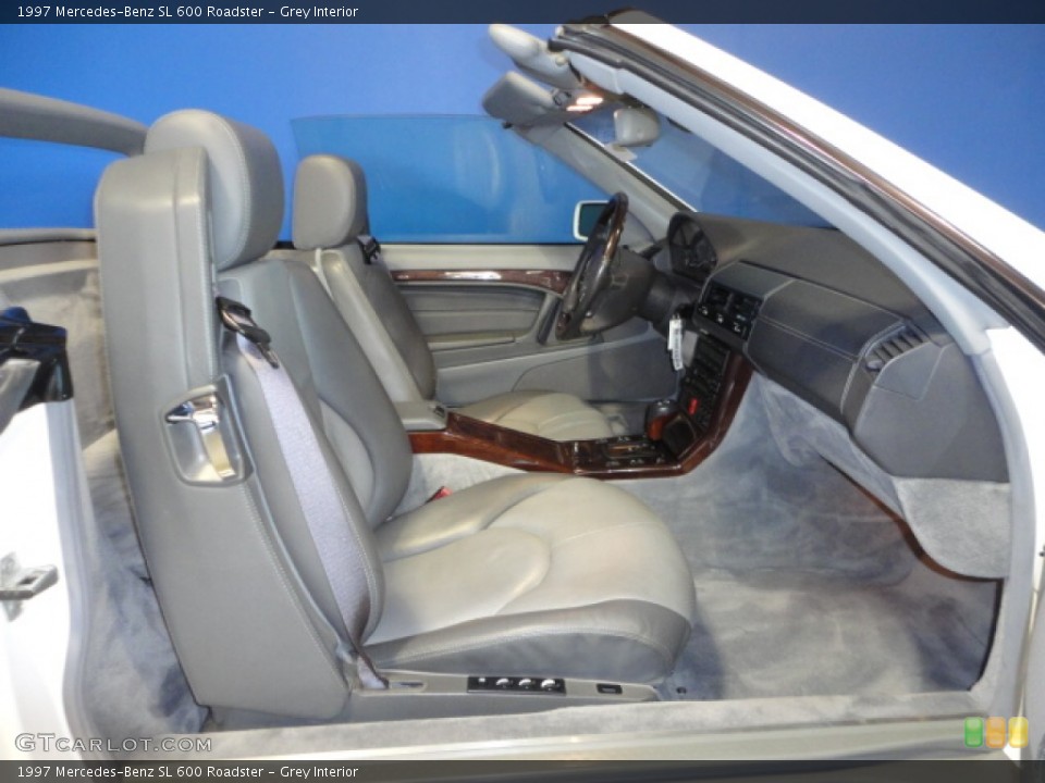 Grey Interior Photo for the 1997 Mercedes-Benz SL 600 Roadster #68976425