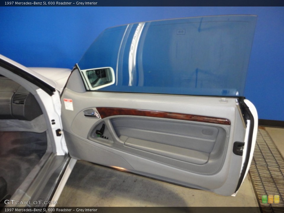 Grey Interior Door Panel for the 1997 Mercedes-Benz SL 600 Roadster #68976436