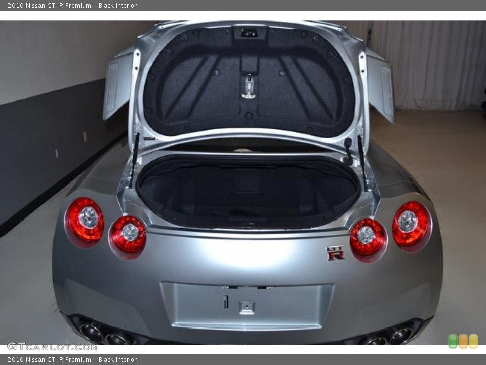 Black Interior Trunk for the 2010 Nissan GT-R Premium #68980568