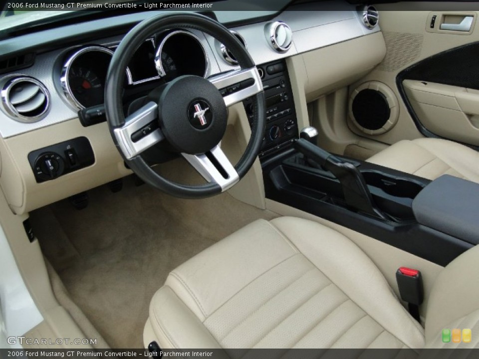 Light Parchment 2006 Ford Mustang Interiors