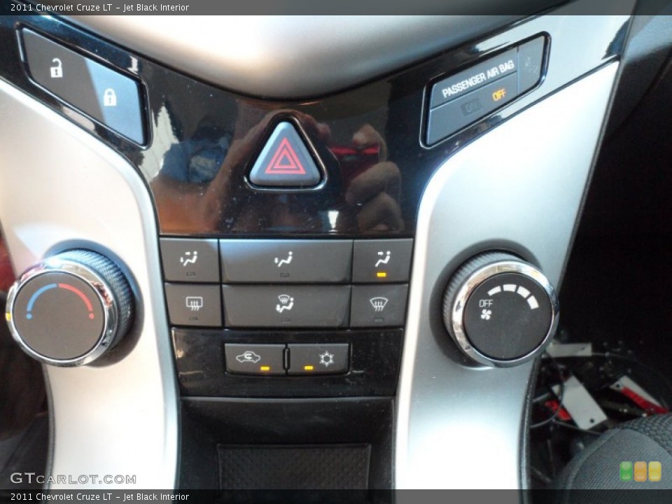 Jet Black Interior Controls for the 2011 Chevrolet Cruze LT #68988775