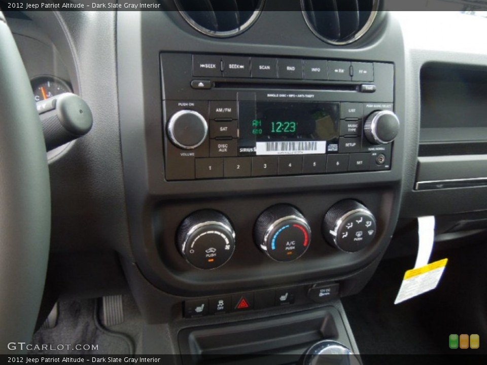 Dark Slate Gray Interior Controls for the 2012 Jeep Patriot Altitude #68991253