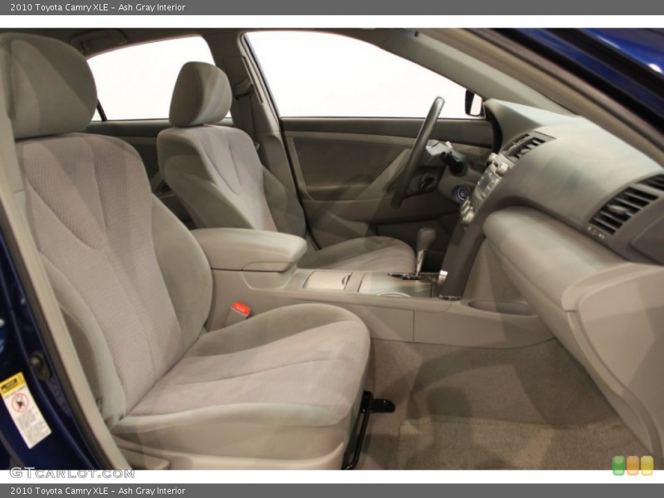 Ash Gray Interior Photo for the 2010 Toyota Camry XLE #68995585