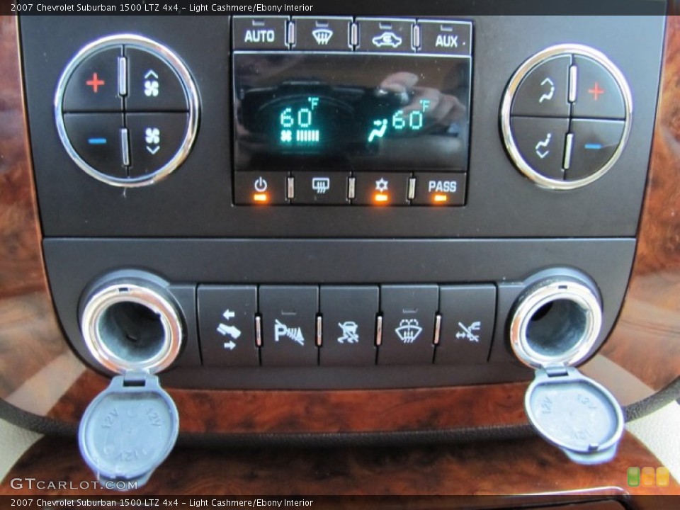 Light Cashmere/Ebony Interior Controls for the 2007 Chevrolet Suburban 1500 LTZ 4x4 #68997919