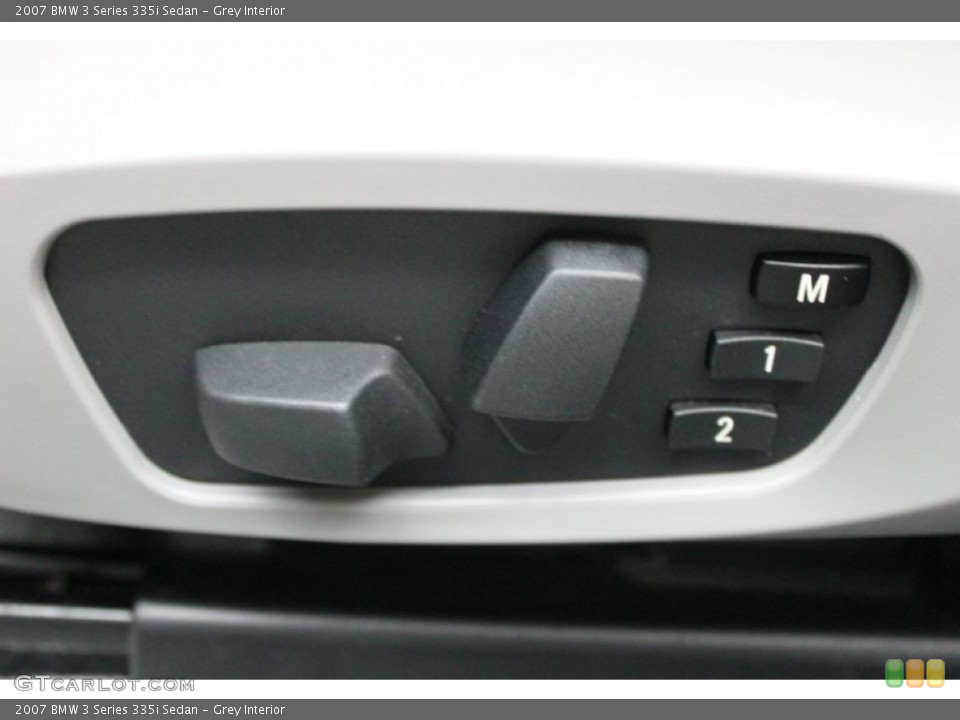 Grey Interior Controls for the 2007 BMW 3 Series 335i Sedan #69009259