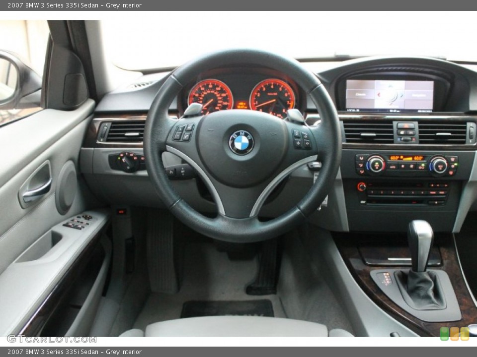 Grey Interior Dashboard for the 2007 BMW 3 Series 335i Sedan #69009316