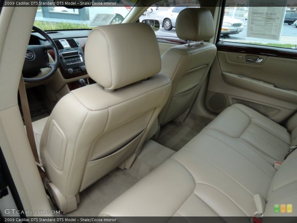 Shale/Cocoa Interior Photo for the 2009 Cadillac DTS  #69009594