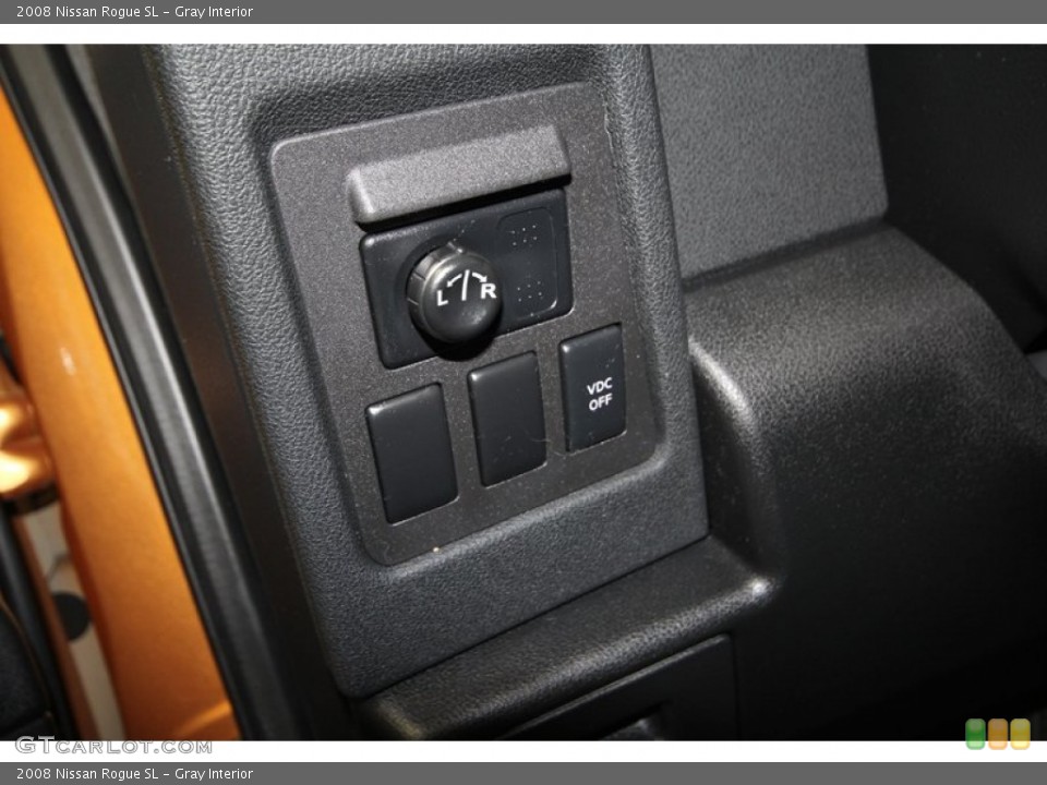 Gray Interior Controls for the 2008 Nissan Rogue SL #69012133