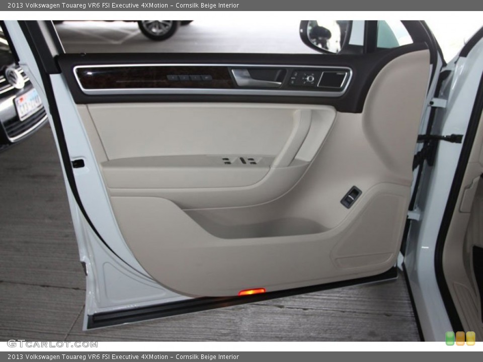 Cornsilk Beige Interior Door Panel for the 2013 Volkswagen Touareg VR6 FSI Executive 4XMotion #69047951