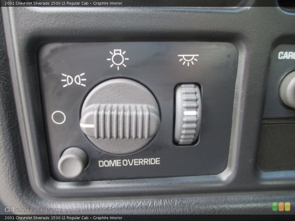 Graphite Interior Controls for the 2001 Chevrolet Silverado 1500 LS Regular Cab #69048832