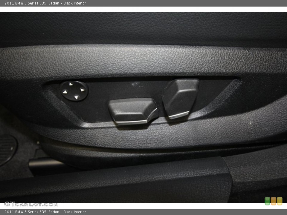 Black Interior Controls for the 2011 BMW 5 Series 535i Sedan #69051881