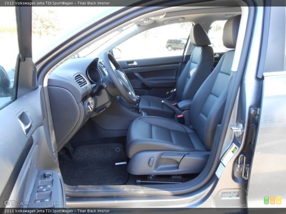 Titan Black Interior Photo for the 2013 Volkswagen Jetta TDI SportWagen #69060602