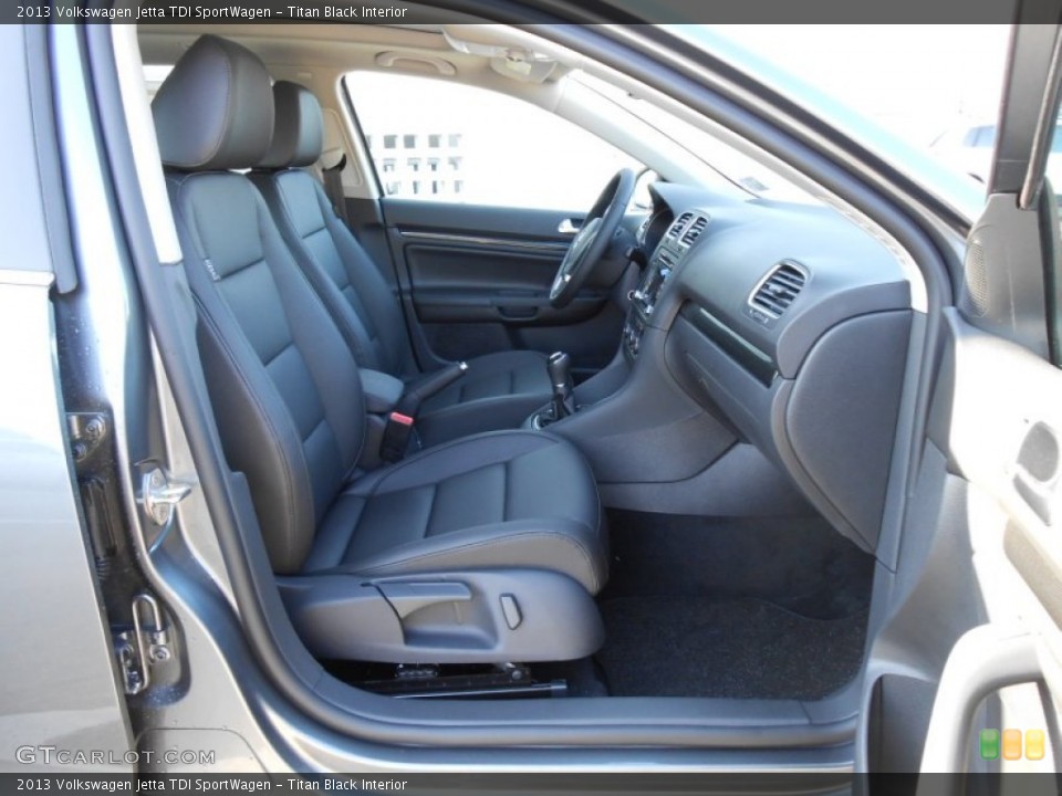 Titan Black Interior Photo for the 2013 Volkswagen Jetta TDI SportWagen #69060621