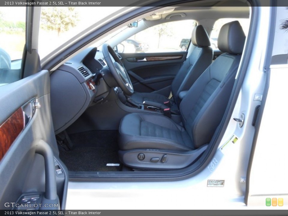 Titan Black Interior Photo for the 2013 Volkswagen Passat 2.5L SEL #69062300