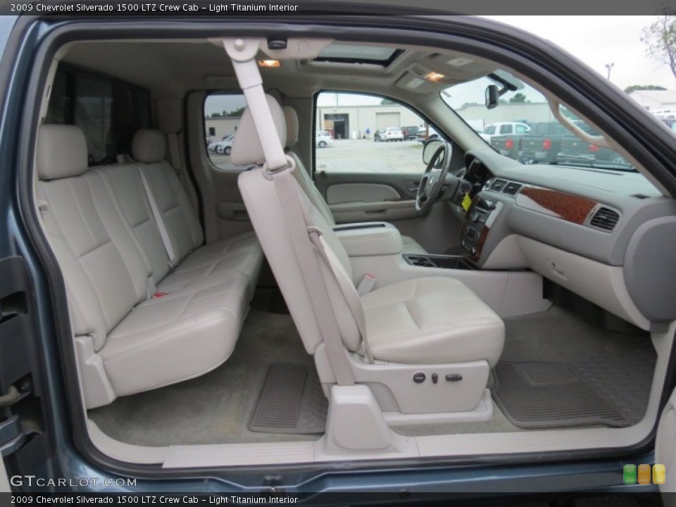 Light Titanium Interior Photo for the 2009 Chevrolet Silverado 1500 LTZ Crew Cab #69118583