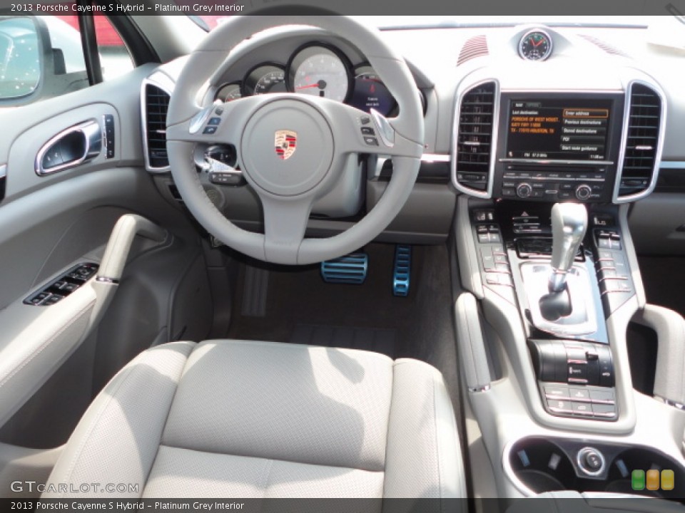Platinum Grey Interior Dashboard for the 2013 Porsche Cayenne S Hybrid #69120728