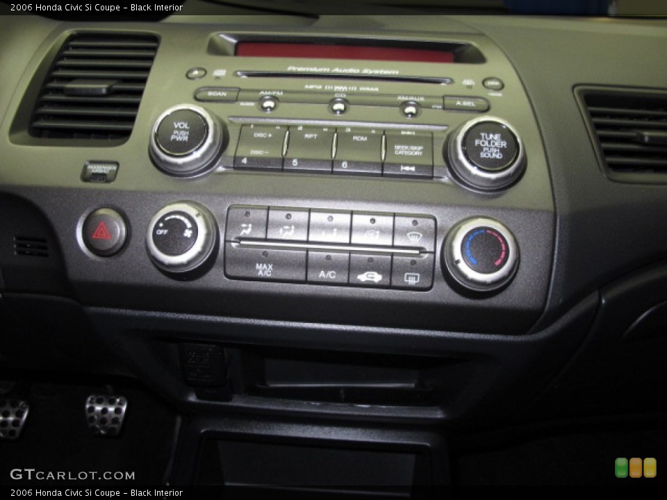 Black Interior Controls for the 2006 Honda Civic Si Coupe #69139778