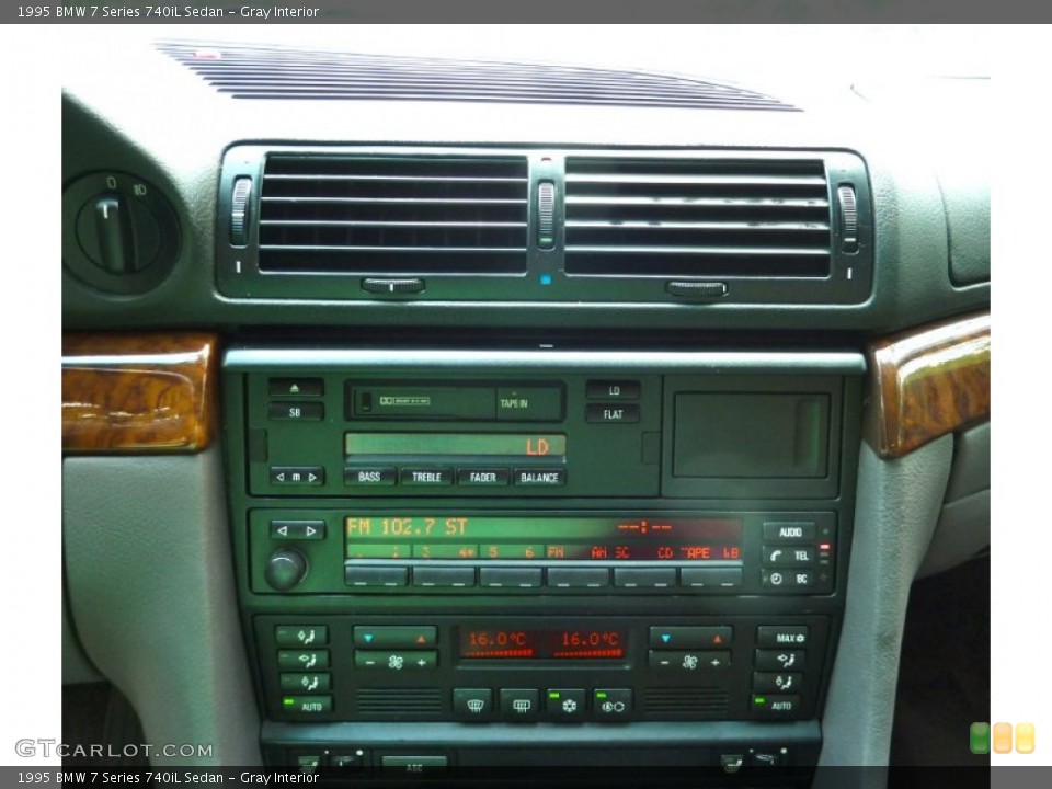 Gray Interior Controls for the 1995 BMW 7 Series 740iL Sedan #69151030