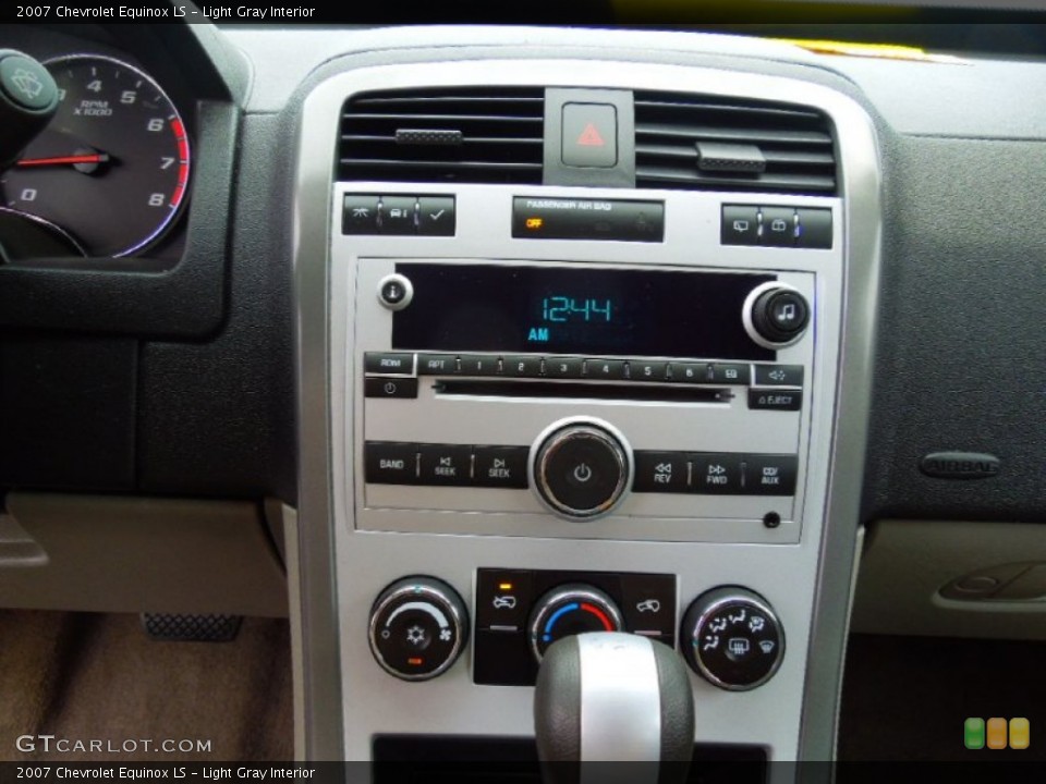 Light Gray Interior Audio System for the 2007 Chevrolet Equinox LS #69155679