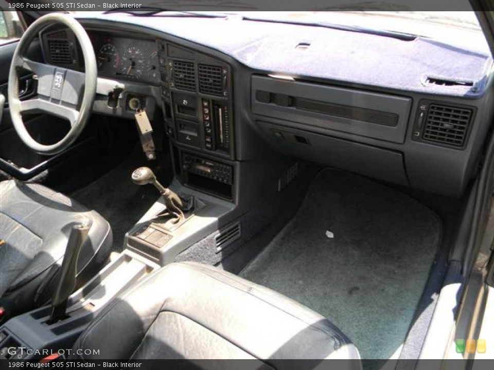 Black Interior Photo for the 1986 Peugeot 505 STI Sedan #69168829