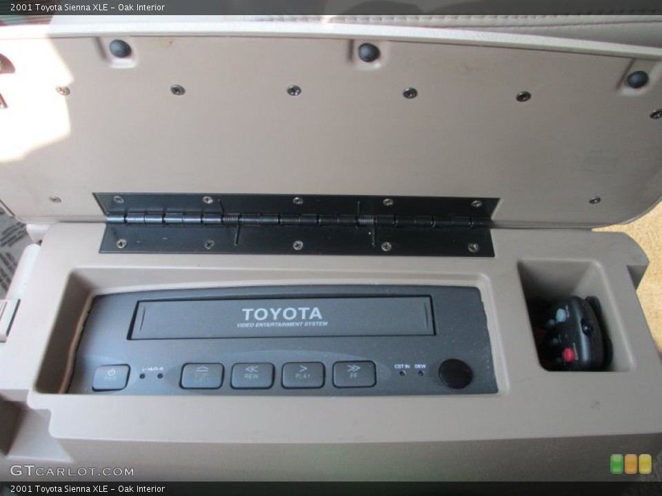 Oak Interior Audio System for the 2001 Toyota Sienna XLE #69173617
