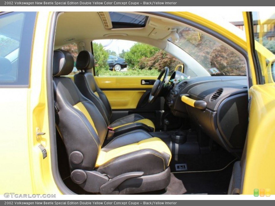 Black/Yellow Interior Photo for the 2002 Volkswagen New Beetle Special Edition Double Yellow Color Concept Coupe #69174211