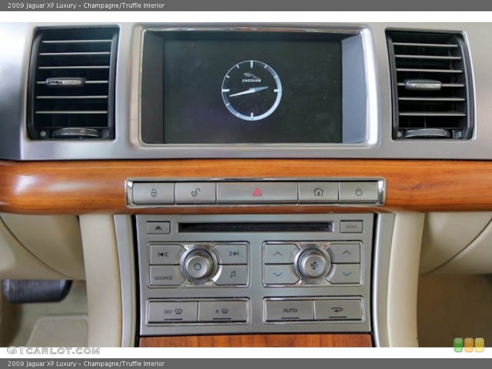 Champagne/Truffle Interior Controls for the 2009 Jaguar XF Luxury #69179098