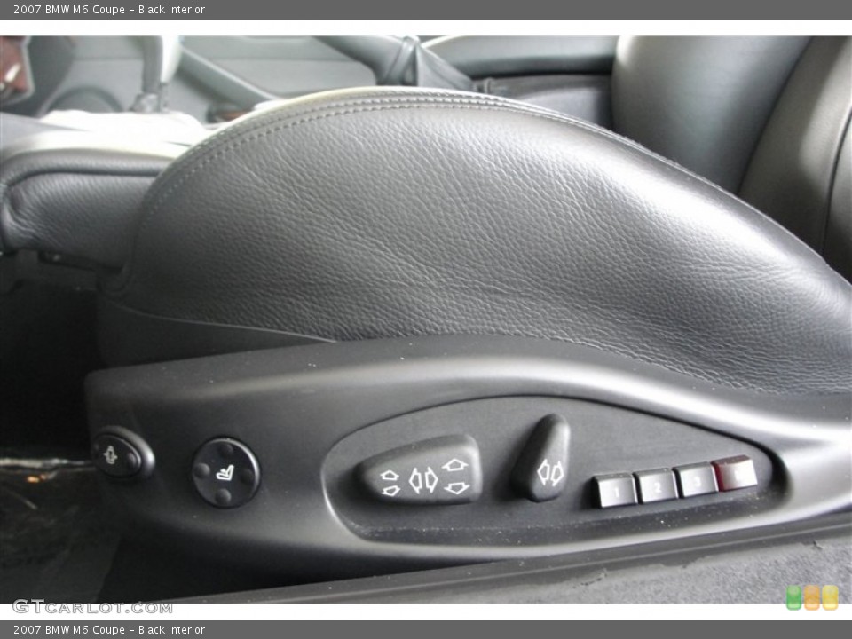 Black Interior Controls for the 2007 BMW M6 Coupe #69209948