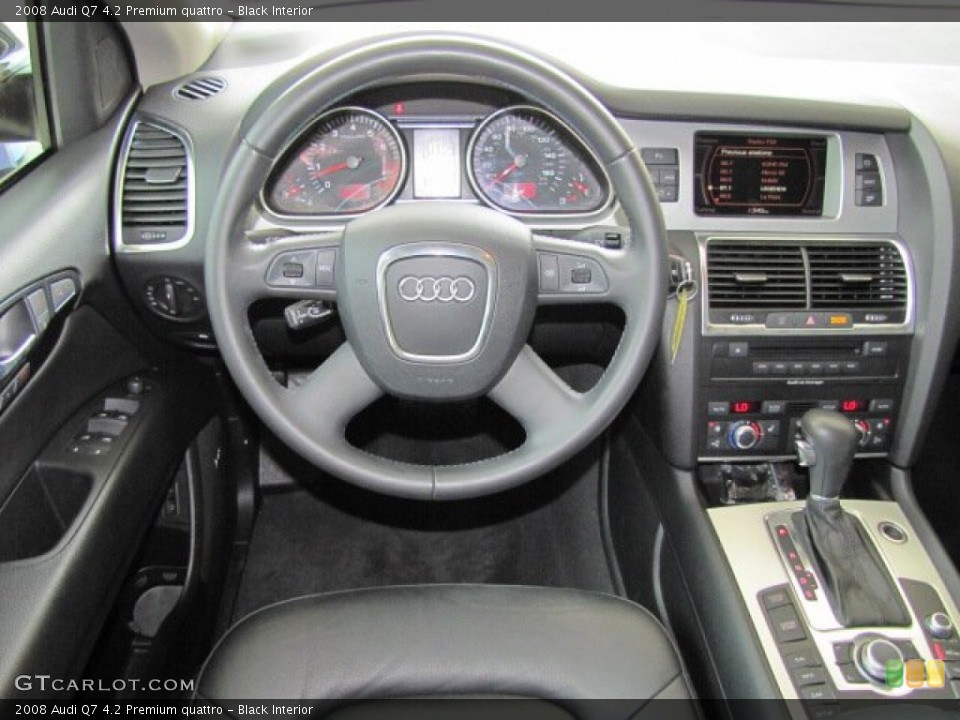 Black Interior Dashboard for the 2008 Audi Q7 4.2 Premium quattro #69211025