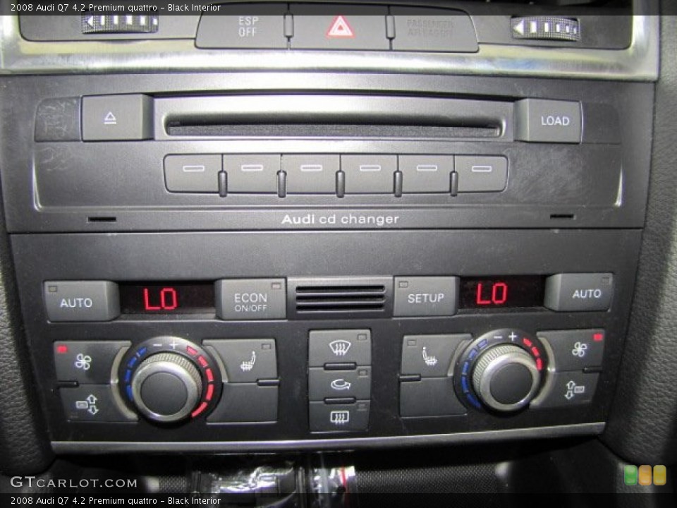 Black Interior Controls for the 2008 Audi Q7 4.2 Premium quattro #69211058