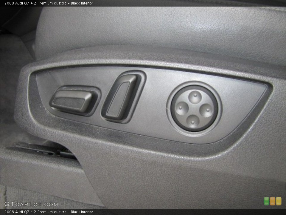 Black Interior Controls for the 2008 Audi Q7 4.2 Premium quattro #69211193