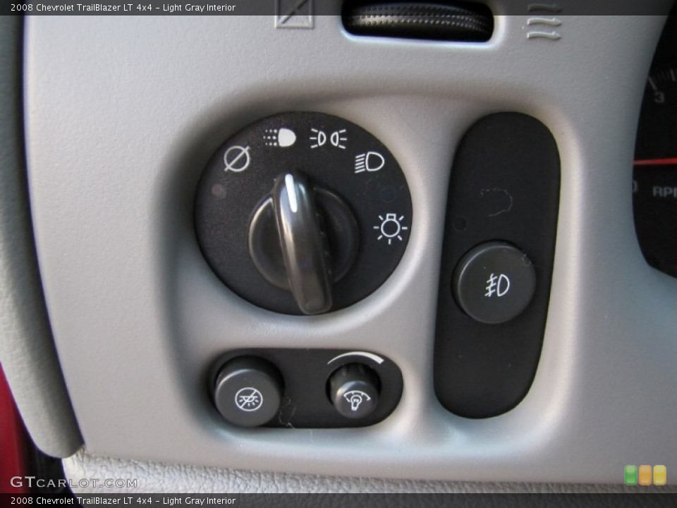 Light Gray Interior Controls for the 2008 Chevrolet TrailBlazer LT 4x4 #69219639