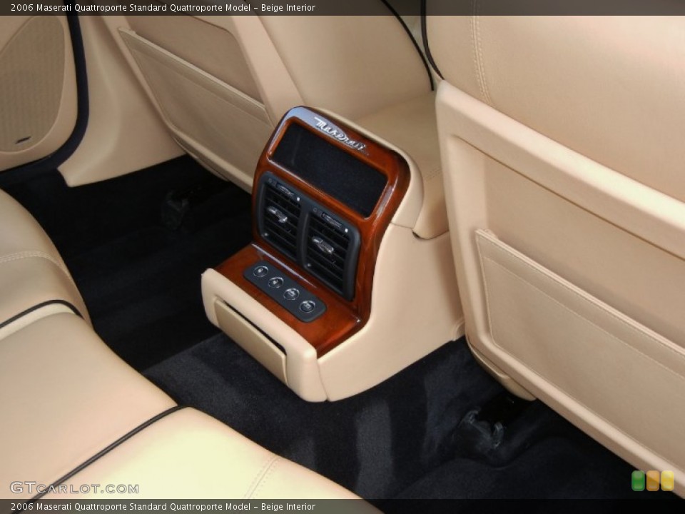 Beige Interior Controls for the 2006 Maserati Quattroporte  #69230160