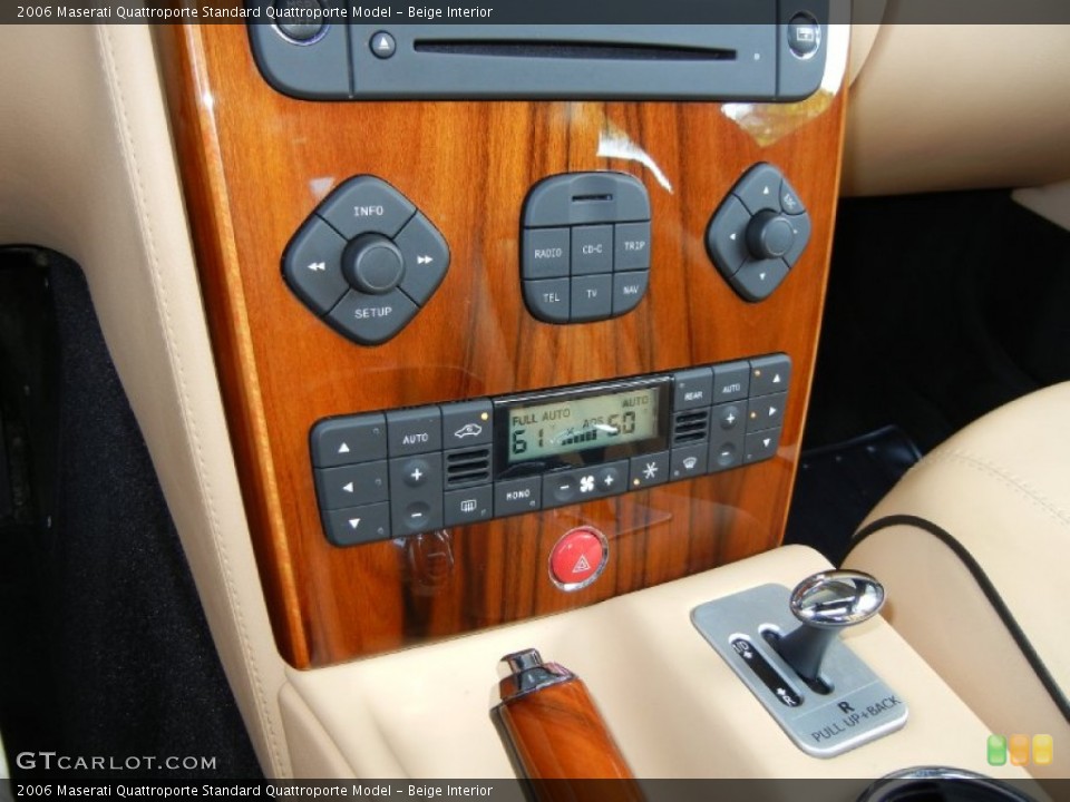 Beige Interior Controls for the 2006 Maserati Quattroporte  #69230307