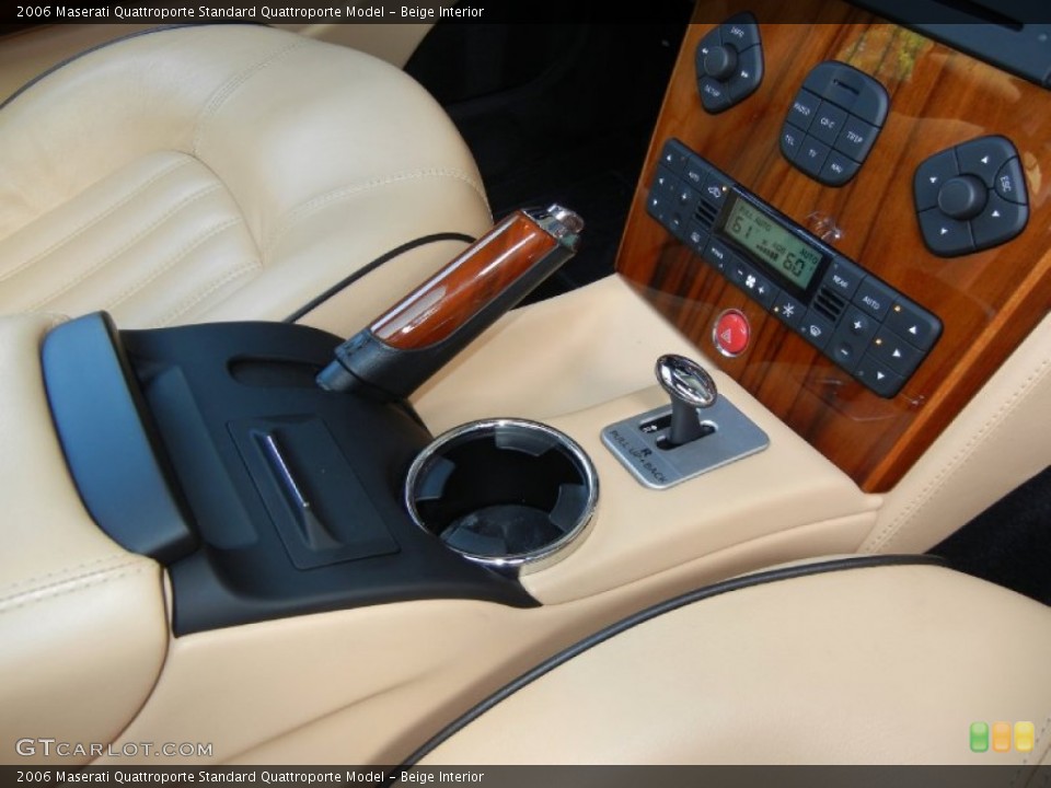 Beige Interior Controls for the 2006 Maserati Quattroporte  #69230316