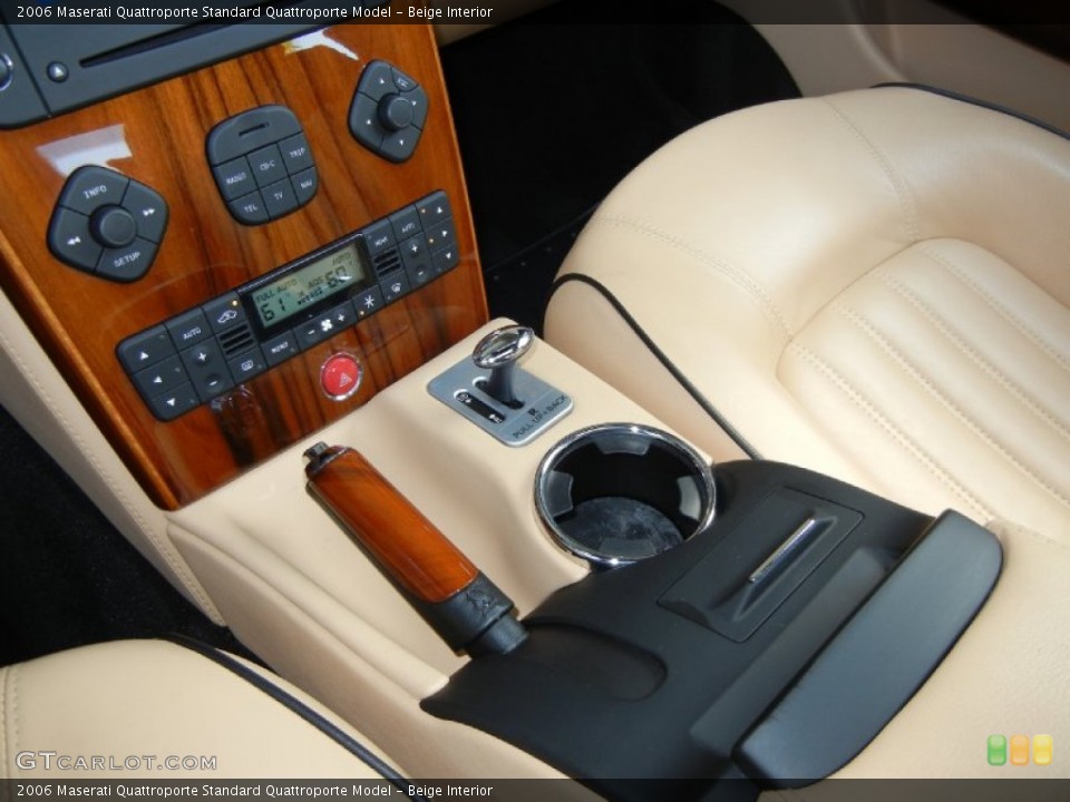 Beige Interior Controls for the 2006 Maserati Quattroporte  #69230323